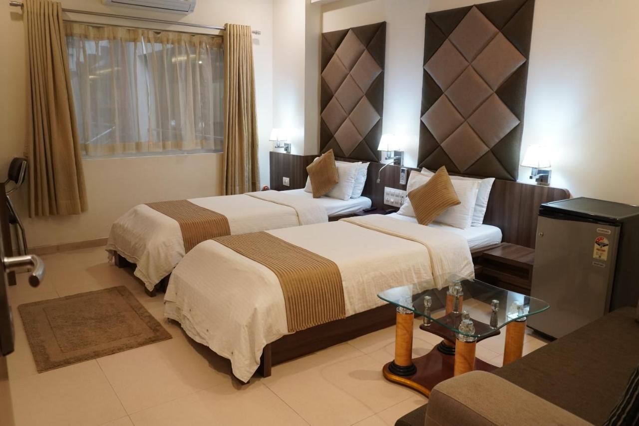Hotel The Evergrand Palace Раджкот Экстерьер фото